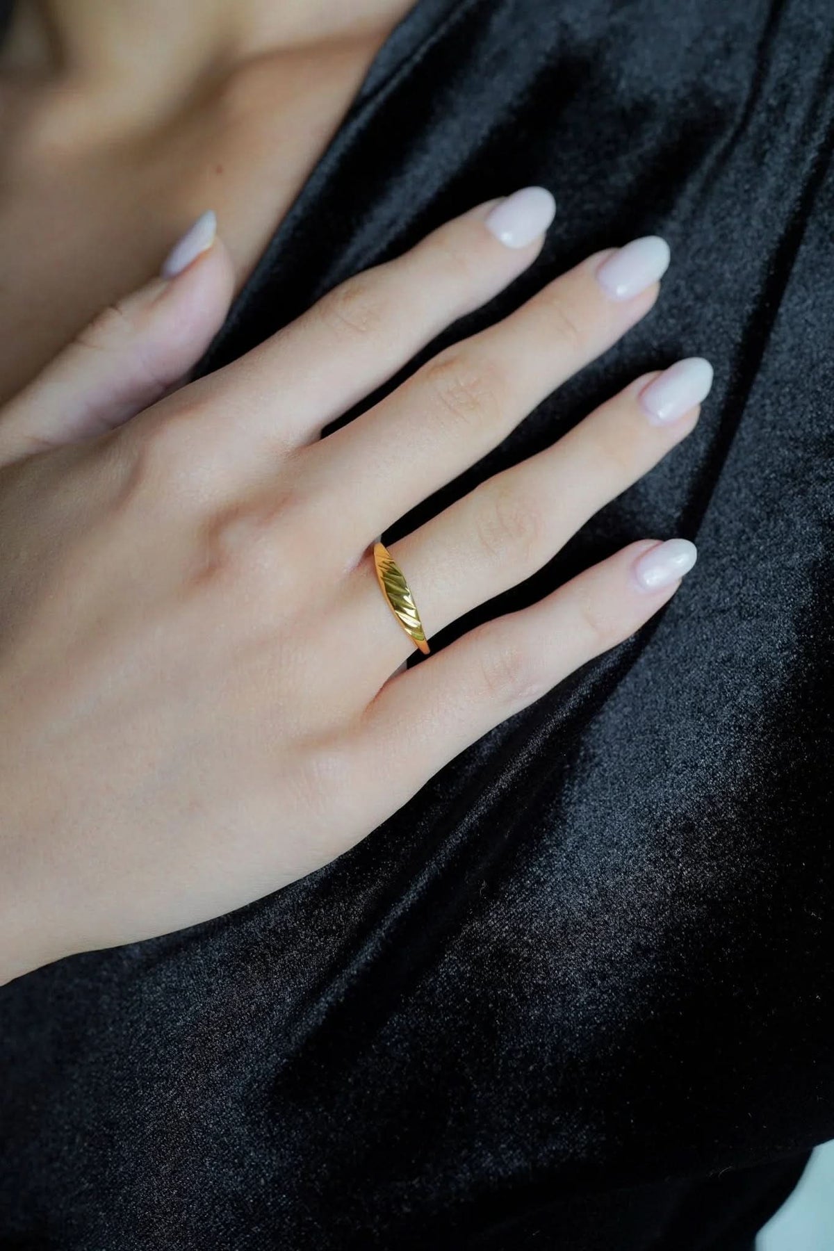 Thin Croissant Ring